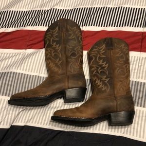 ARIAT MEN DISTRESSED BROWN HERITAGE R TOE WESTERN